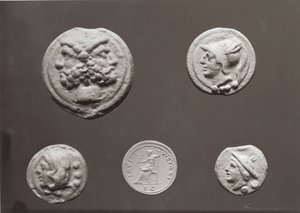 描绘Janus，Jupiter，Mercury和Minerva的五枚硬币，公元前753年 - 公元476年（金属）
